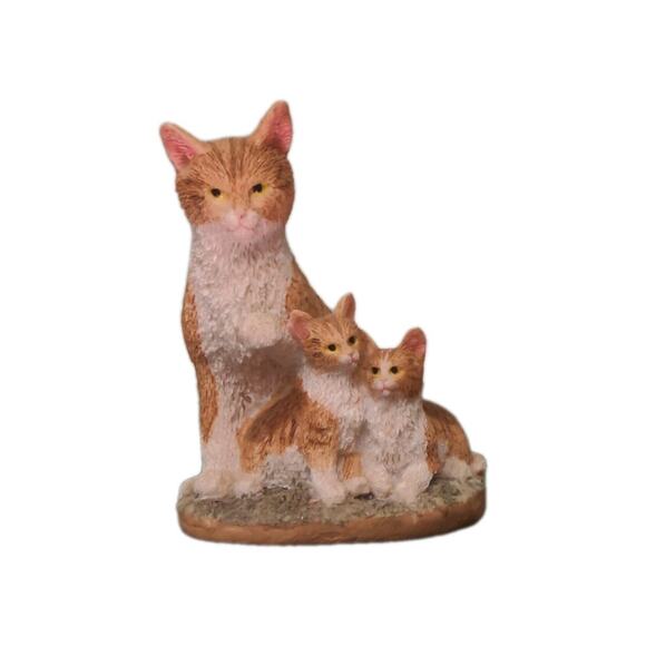 Trio Of Cats Mama & Her Kittens Resin Figurine Orange Tabby VTG Granny Core - Picture 1 of 13